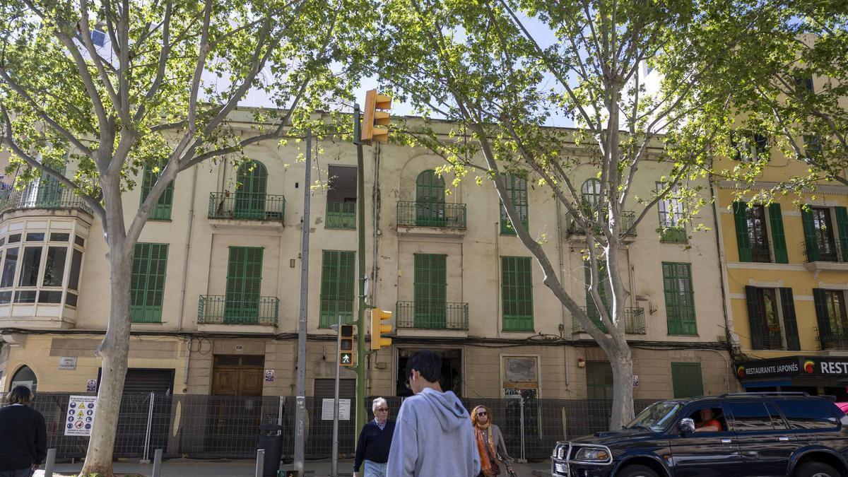 Autorizan el derribo del edificio de 31 de Desembre con la condición de conservar la fachada de Gaspar Bennazar