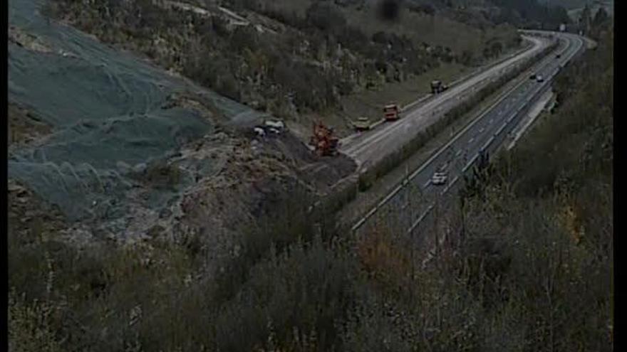 El argayo capturado por una cámara de Tráfico.