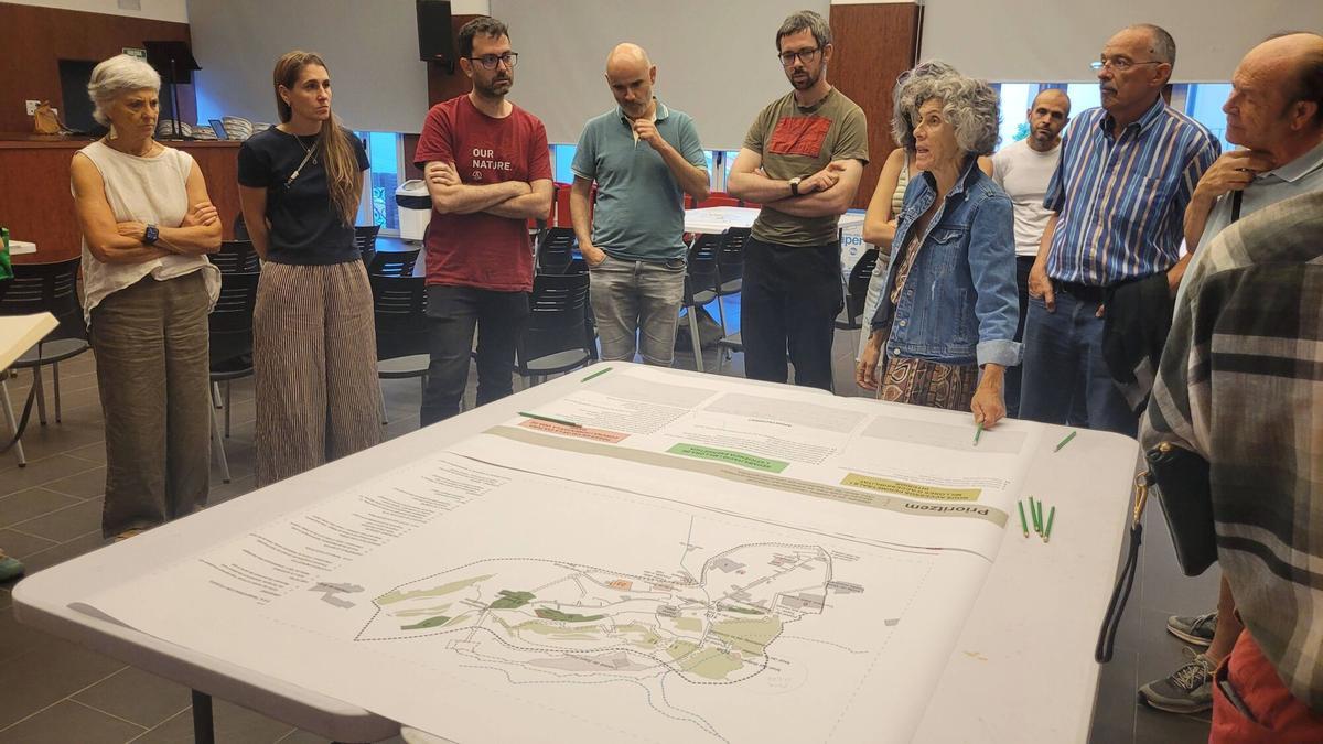BERGA . BERGUEDA . PLA DE BARRIS . AJUNTAMENT DE BERGA . PARTICIPACIO CIUTADANA