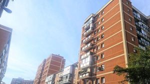 Chollo de casa familiar con tres habitaciones y terraza en Alcalá de Henares