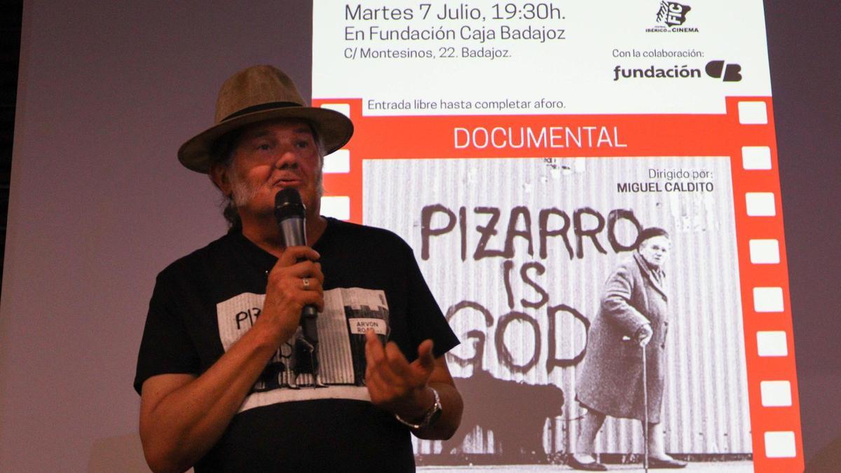 Miguel Caldito presentando su documental musical 'Pizarro is god'