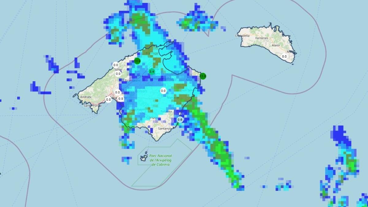 Die Regenfront, die am Donnerstag (6.10.) über Mallorca hinwegzog, auf einer Wetterkarte.