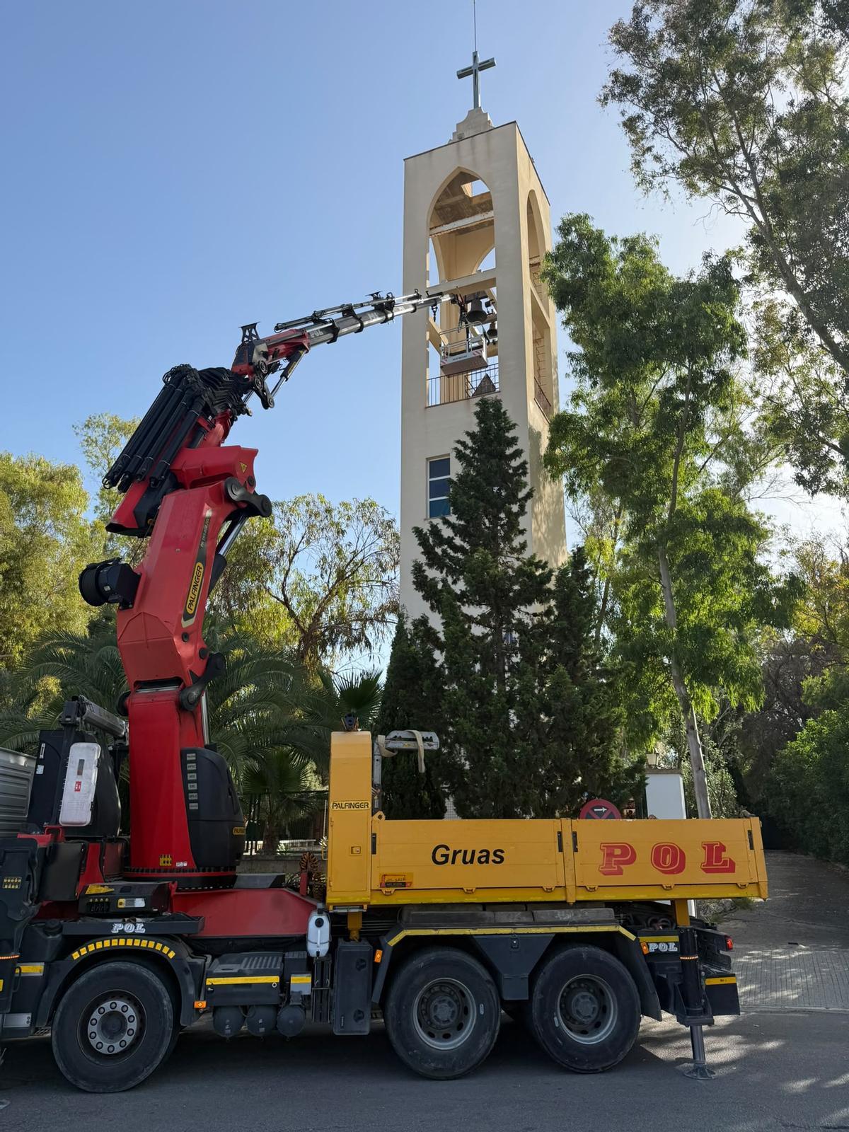 Las campanas se sitúan a unos 30 metros de altura