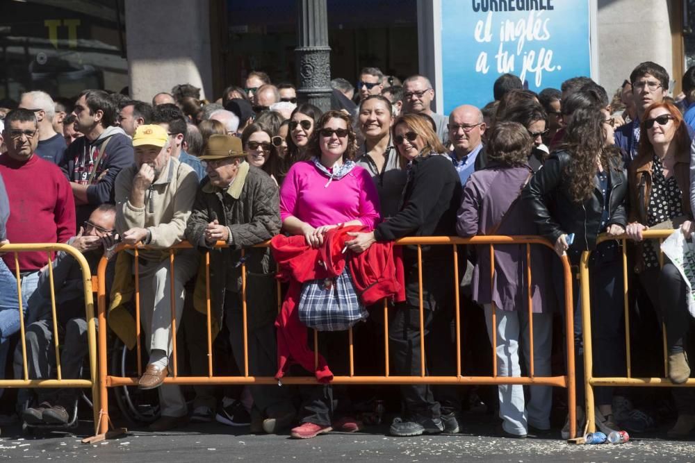 Búscate en la mascletà del 8 de marzo