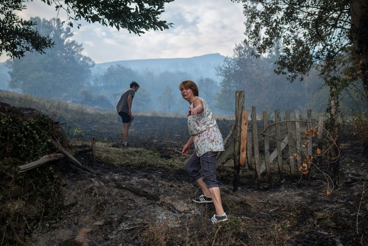 Incendio en O Barco de Valdeorras, donde han ardido 15 casas y unas 3.000 hectáreas