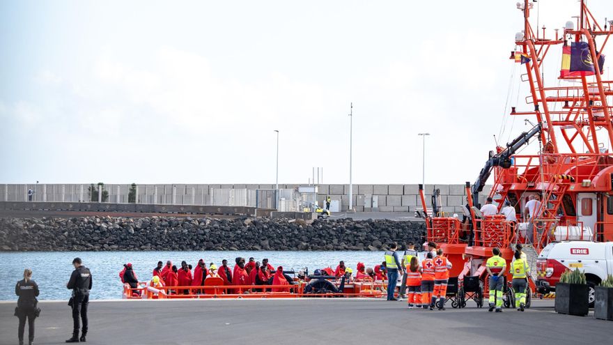 El Estado inicia este lunes finalmente los traslados desde Canarias a la Península de los menores migrantes asilados