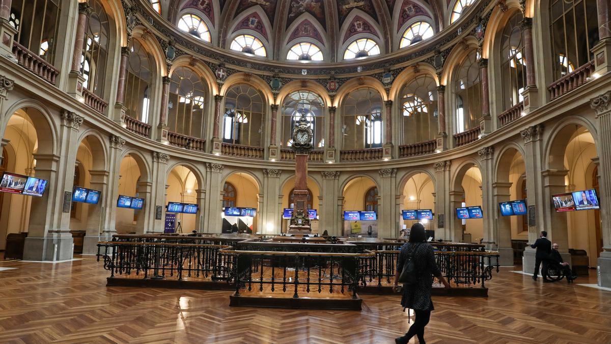 Vista general del Palacio de la Bolsa.