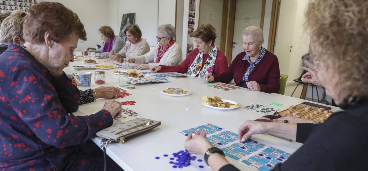 Las amigas de La Fresneda que le juegan la partida al paso del tiempo