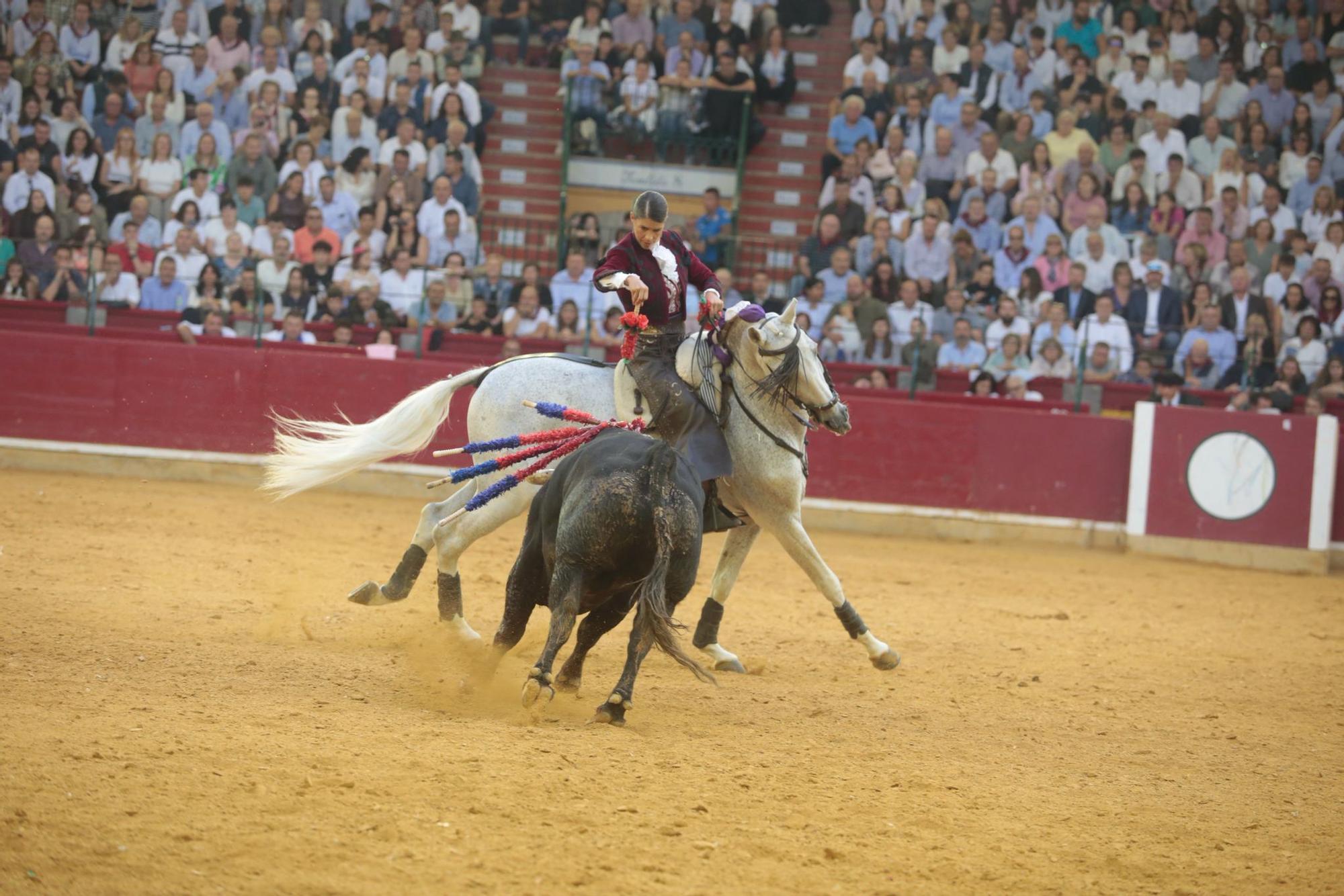 Corrida de rejones para finalizar la Feria taurina del Pilar