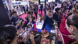 Els espanyols gasten 43.500 milions d’euros a l’any a menjar fora de casa