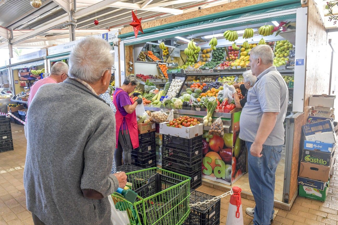 Compras para la cena de Navidad en el Mercado Municipal de Telde