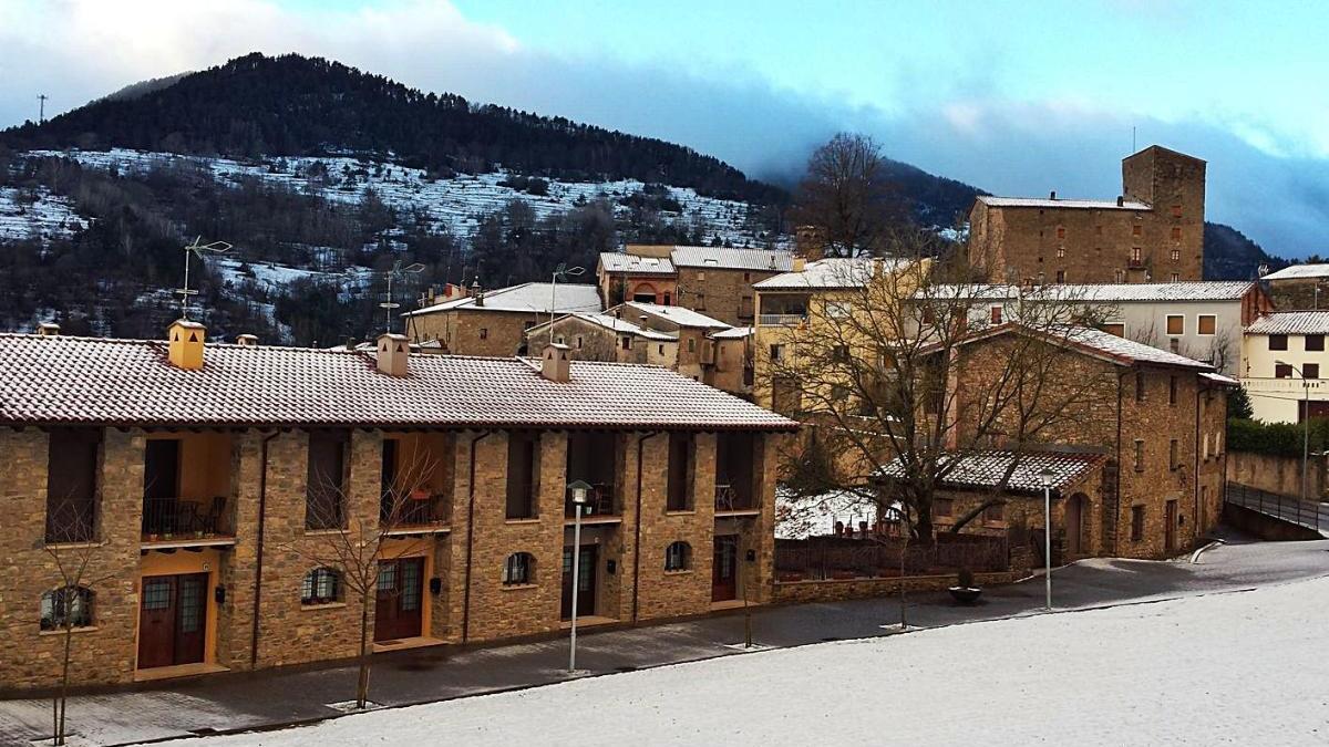 Imatge de Vallfogona del Ripollès, totalment nevat, en una imatge d&#039;arxiu.