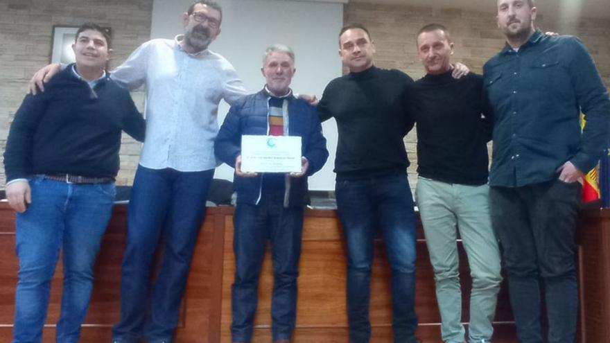 Socio de honor y directiva del Club Fluvial de Villaralbo.. | Cedida
