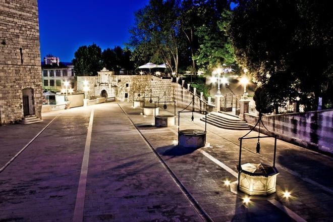 Plaza de los Cinco Pozos, Zadar