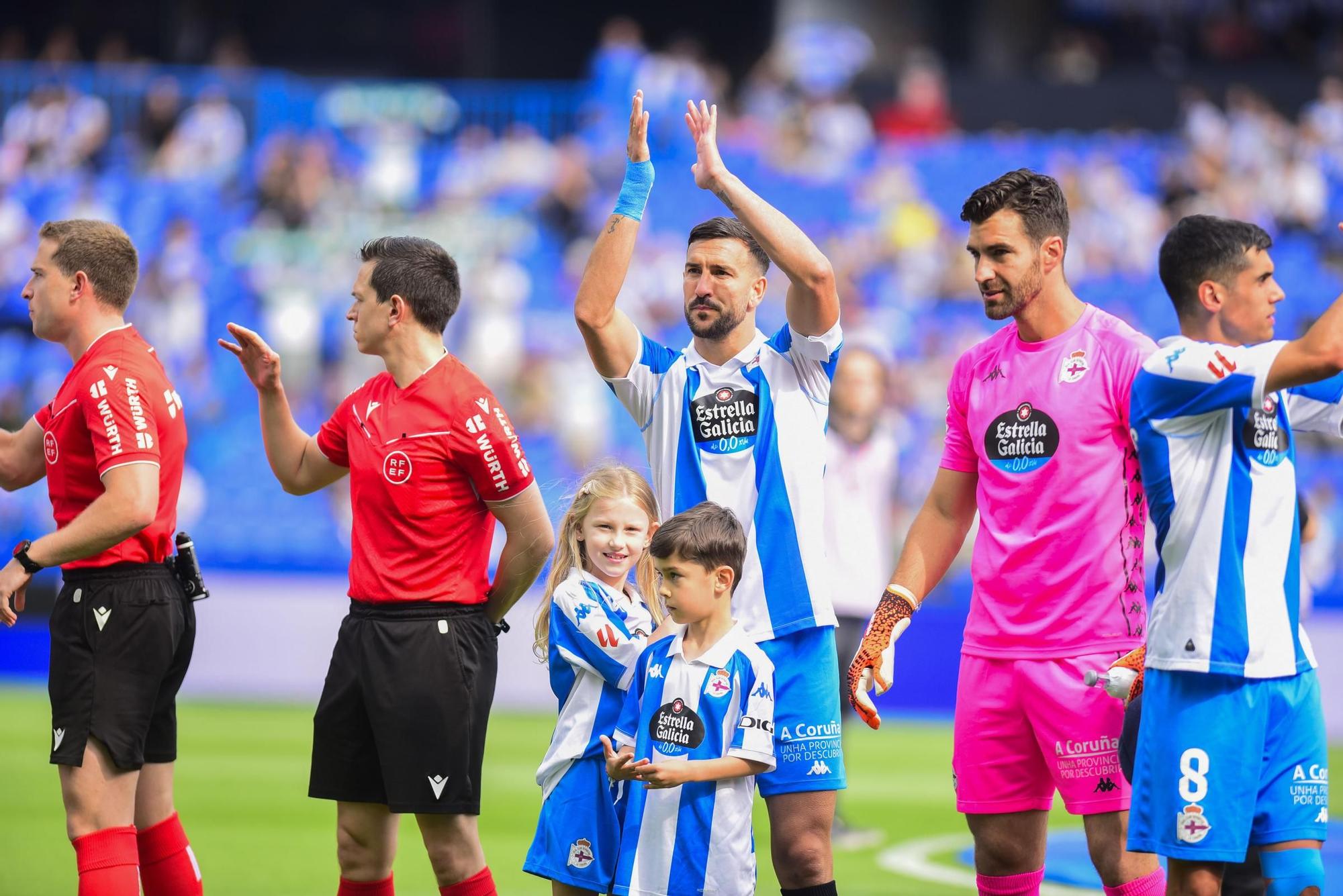 El Dépor cae goleado (0-4) por el Elche para cerrar la temporada 2025-25 en Riazor