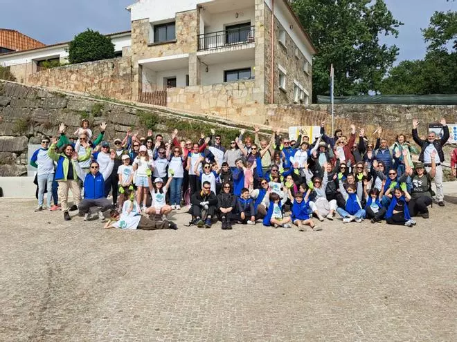 Jornada de voluntariado ambiental con Afundación en la isla de Ons