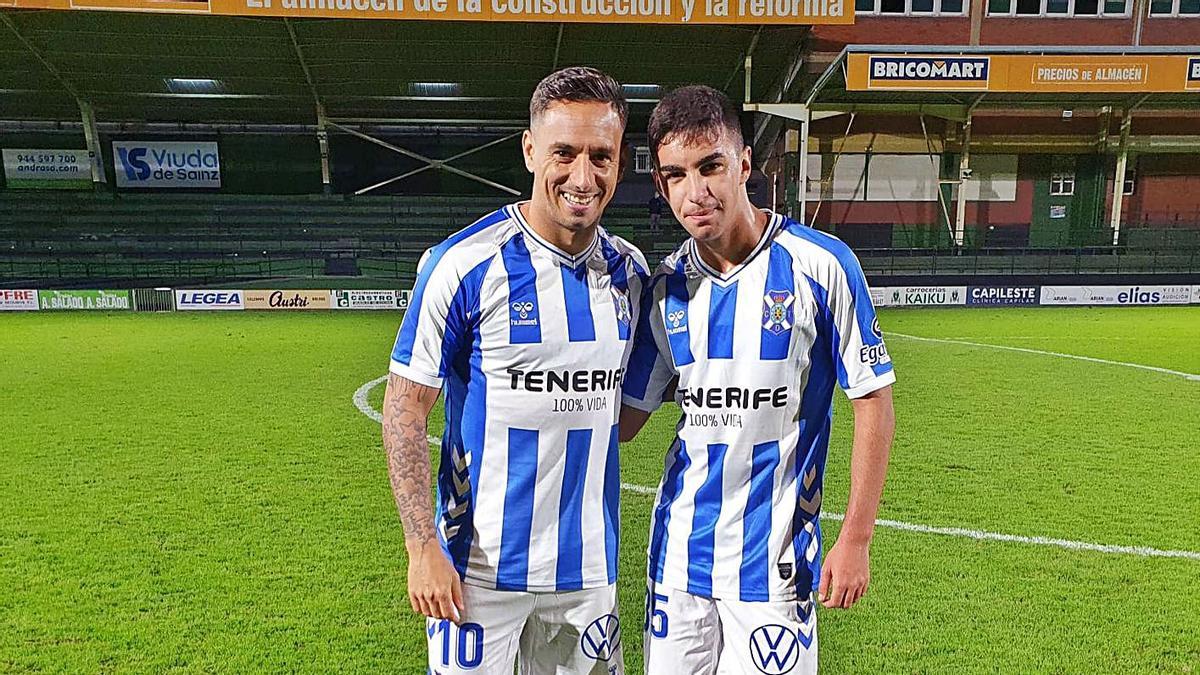 El capitán Suso Santana y el debutante Dylan, después del partido Sestao-Tenerife del pasado martes  | | CDTENERIFE