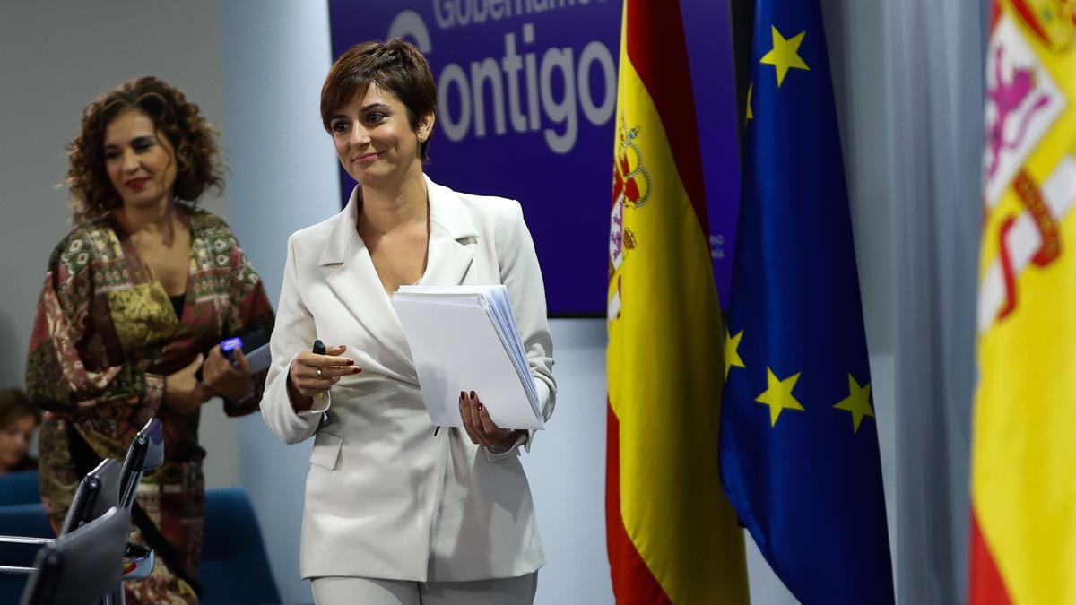 Las ministras Portavoz, Isabel Rodríguez y Hacienda, María Jesús Montero.