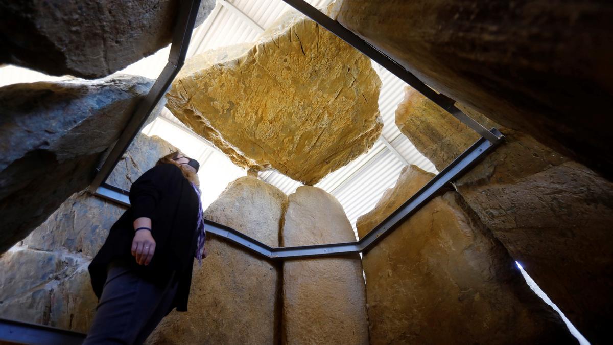 Interior del monumento megalítico de Belmez.