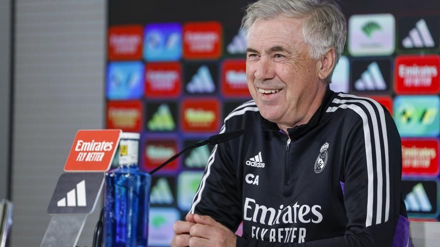 El entrenador italiano del Real Madrid Carlo Ancelotti, durante la rueda de prensa tras el entrenamiento este viernes en la Ciudad Deportiva de Valdebebas.