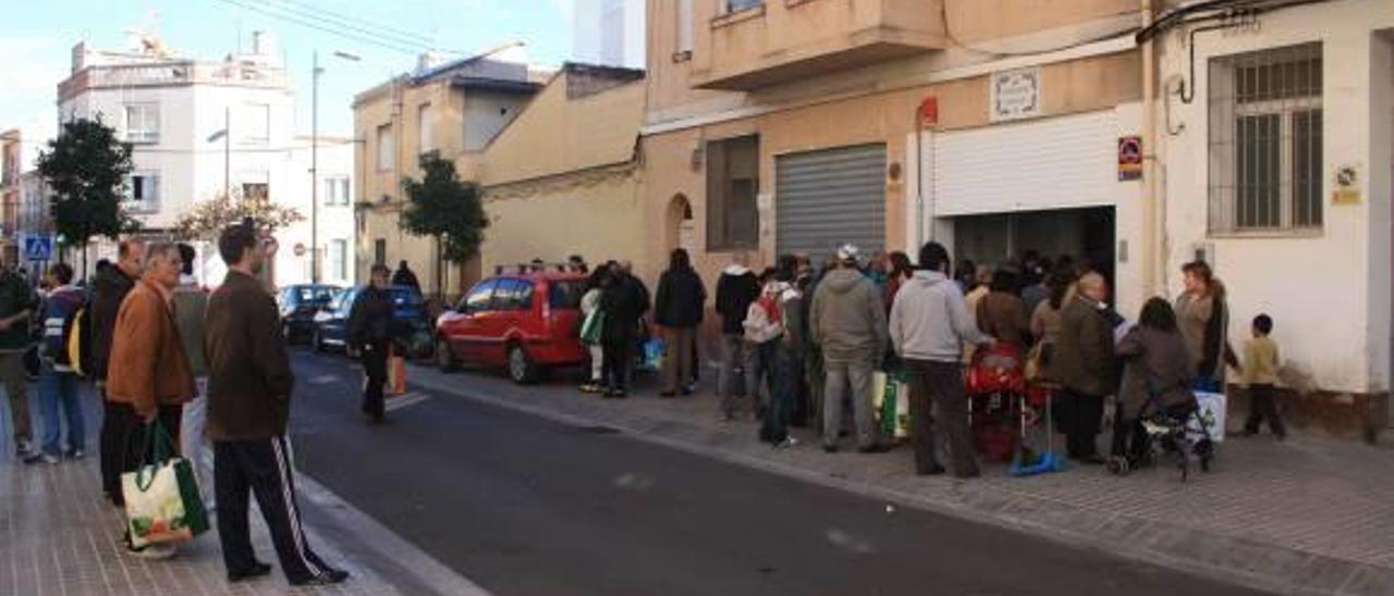 Un 55 % de los usuarios del comedor social de Gandia  son de nacionalidad española