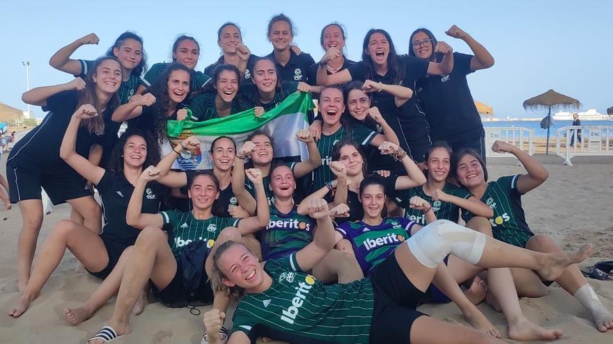 La selección extremeña sub-19 de fútbol playa, campeona de España