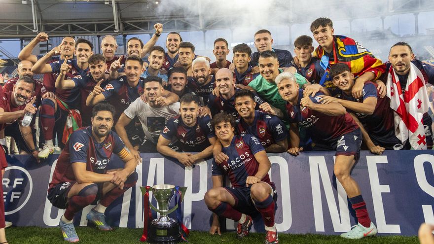 Ascenso eterno, fútbol efímero