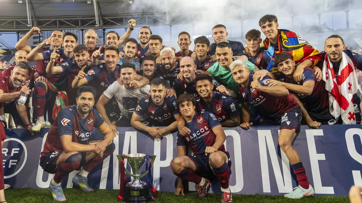 Ascenso eterno, fútbol efímero