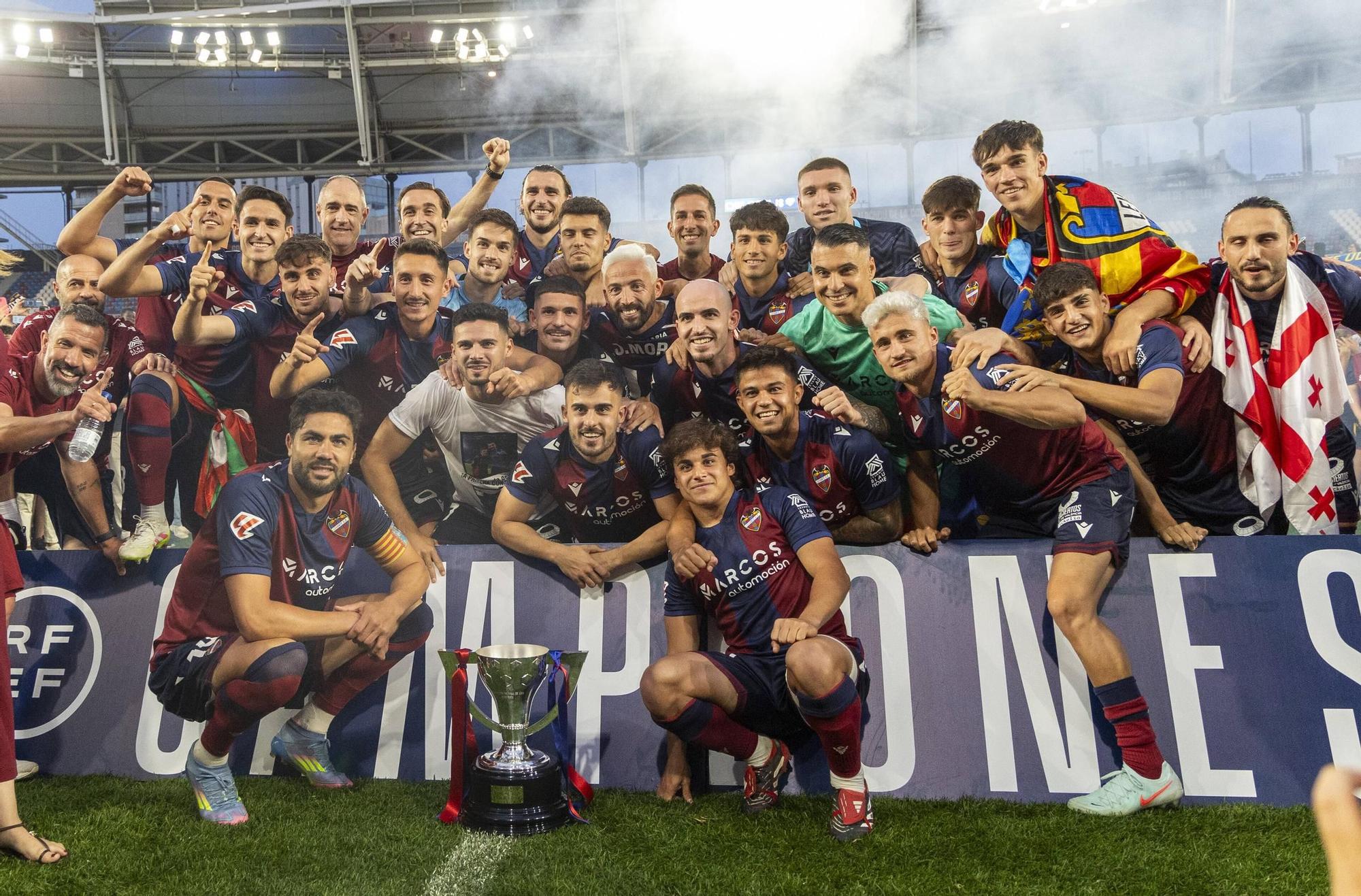 Las mejores imágenes de la celebración del Levante en el Ciutat