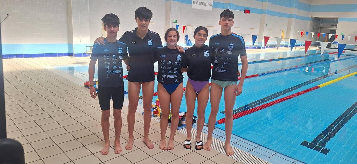 Equipo del CD Natación San José Obrero en el Campeonato de Castilla y León Infantil de Verano 2026.
