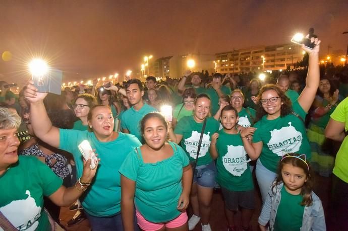 23-08-2019 LAS PALMAS DE GRAN CANARIA. Cadena humana en el paseo de Las Canteras contra el incendio  | 23/08/2019 | Fotógrafo: Andrés Cruz