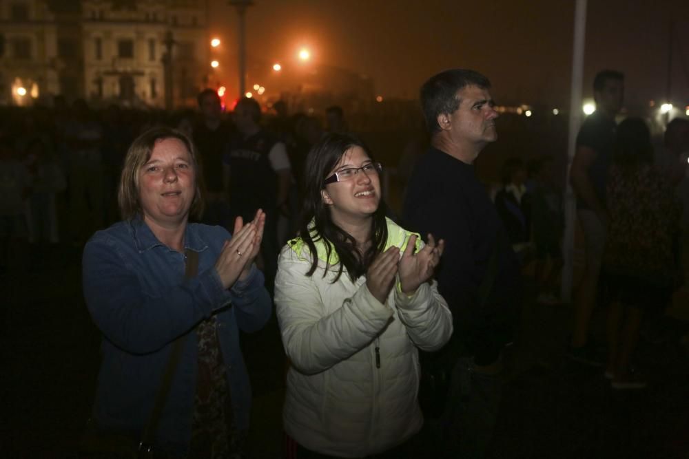 La noche de los fuegos en la Semana Grande de Gijón