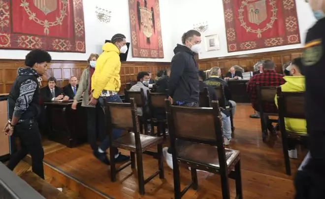 Bandas latinas: Quedan libres los 14 miembros del coro de Zaragoza de los DDP