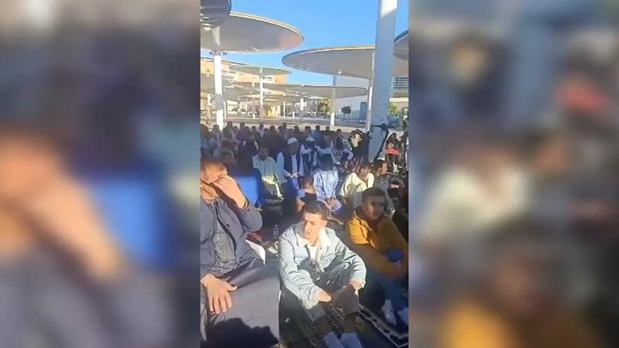 Rezo del final del Ramadán en Las Setas de Córdoba