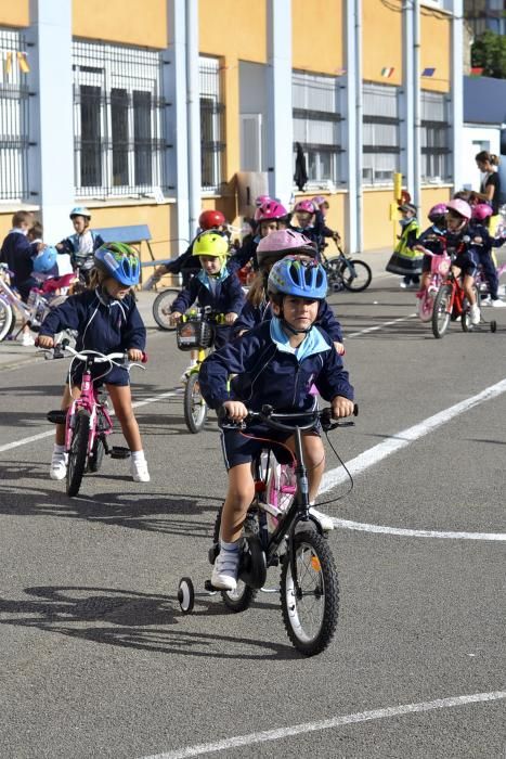 Día de la Bici en el colegio de la Dominicas de Gijón