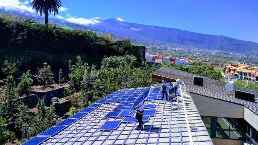 Una instalación de energía fotovoltaica en la Isla.