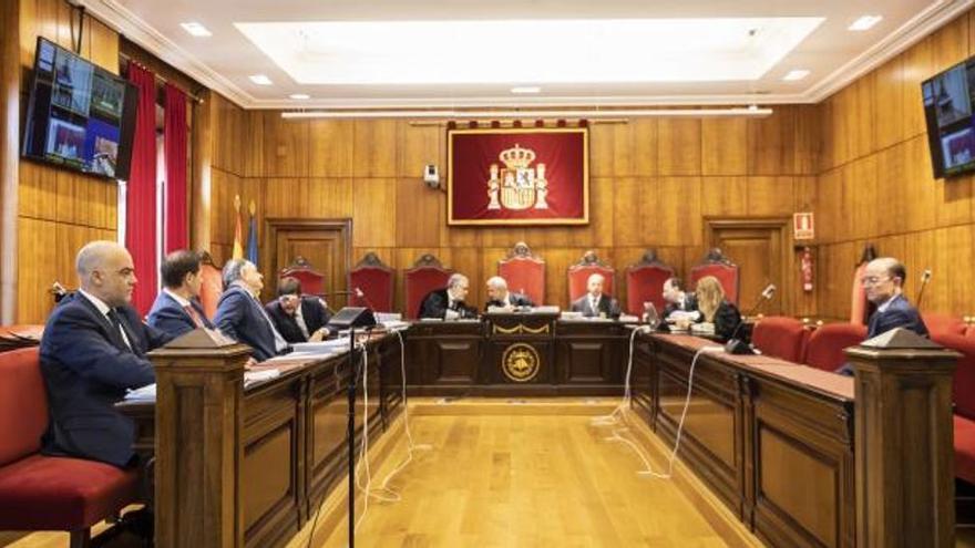 El inicio de la vista de apelación del caso Ardines en el Tribunal Superio de Justicia de Asturias, que siguieron los condenados por videoconferencia.