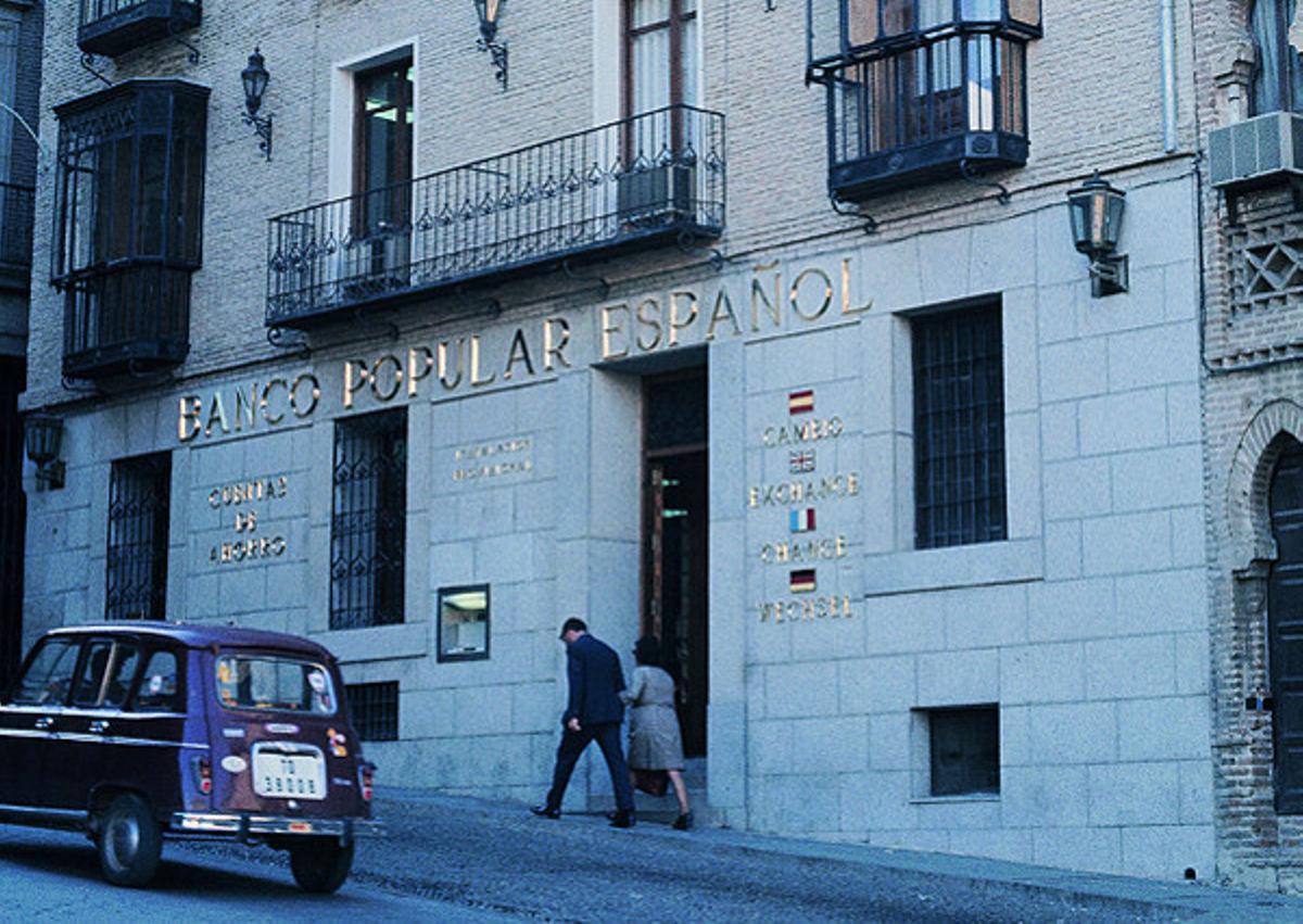 Revuelo por la detención de una mujer mayor en las protestas cerca de Ferraz.