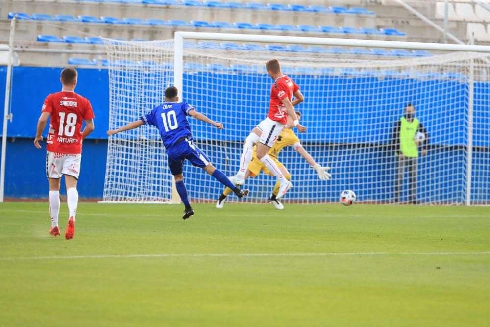 Toril sentencia al Lorca y da el primer triunfo al Real Murcia