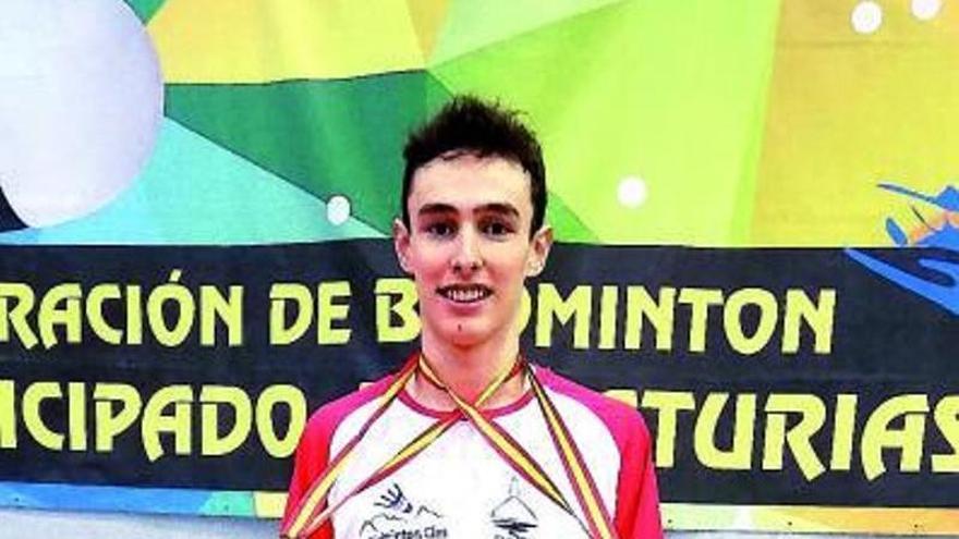 Jacobo Fernández, con las medallas. |  
// FDV