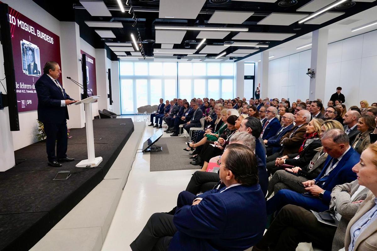 Vicente Boluda, presidente de AVE, en la presentación del premio