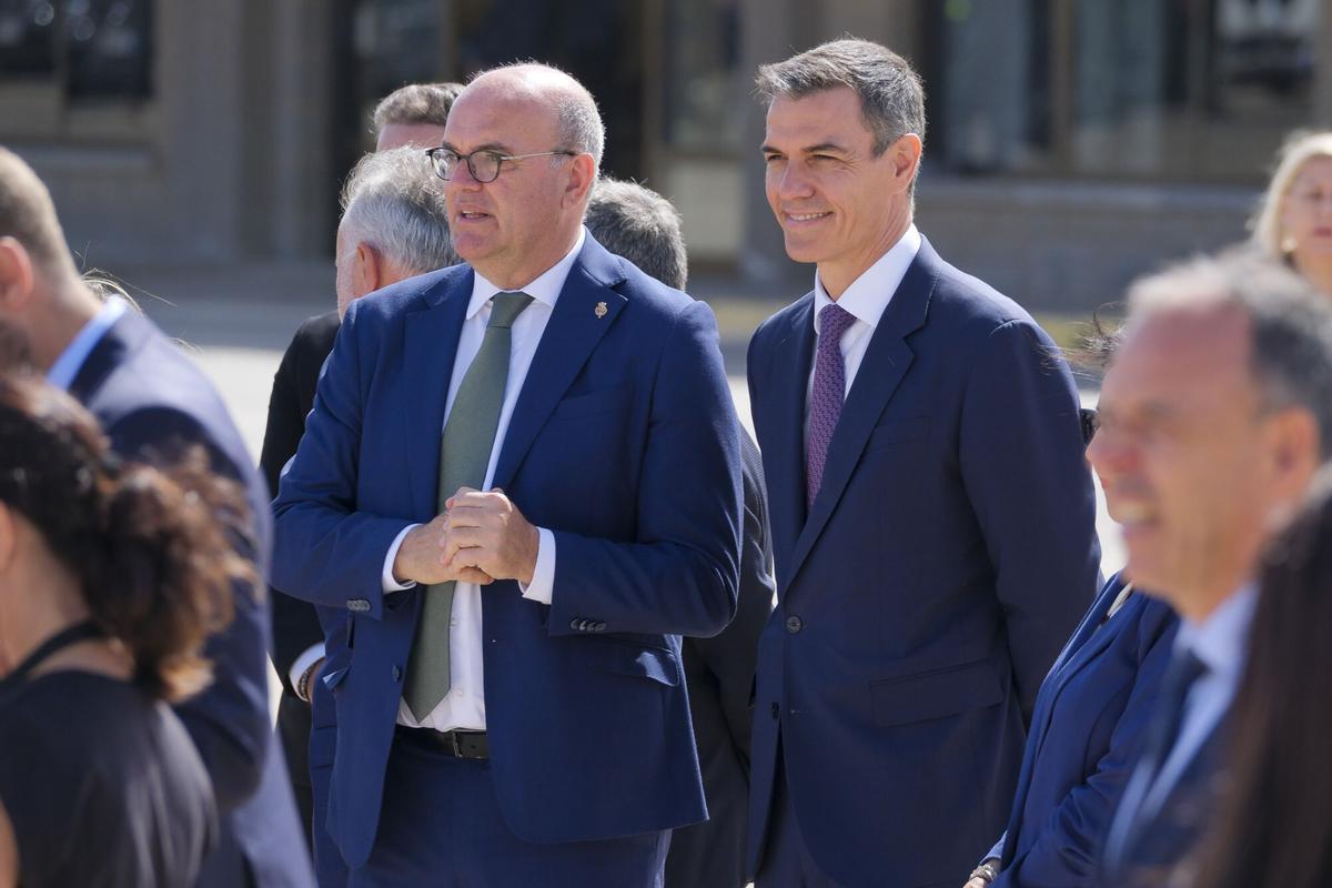 Visita del papa León XIX Llegada del papa al aeropuerto