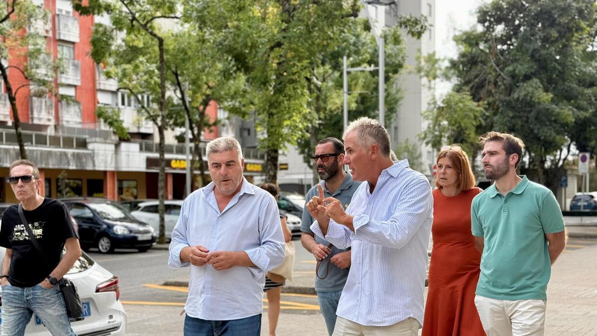 El PP se reúne con miembros de la Federación Asociacións de Veciños Castelao.