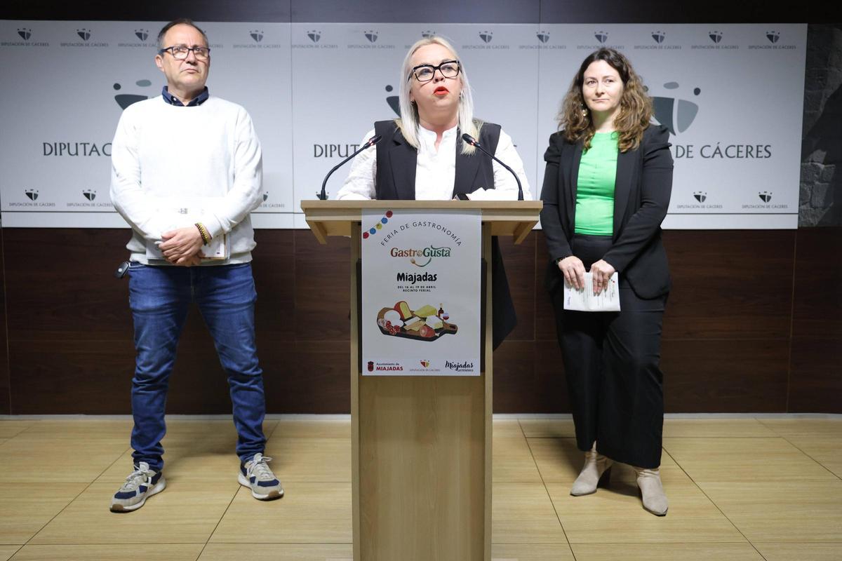 Galería | Gastrogusta, una combinación de feria de abril y rica gastronomía extremeña