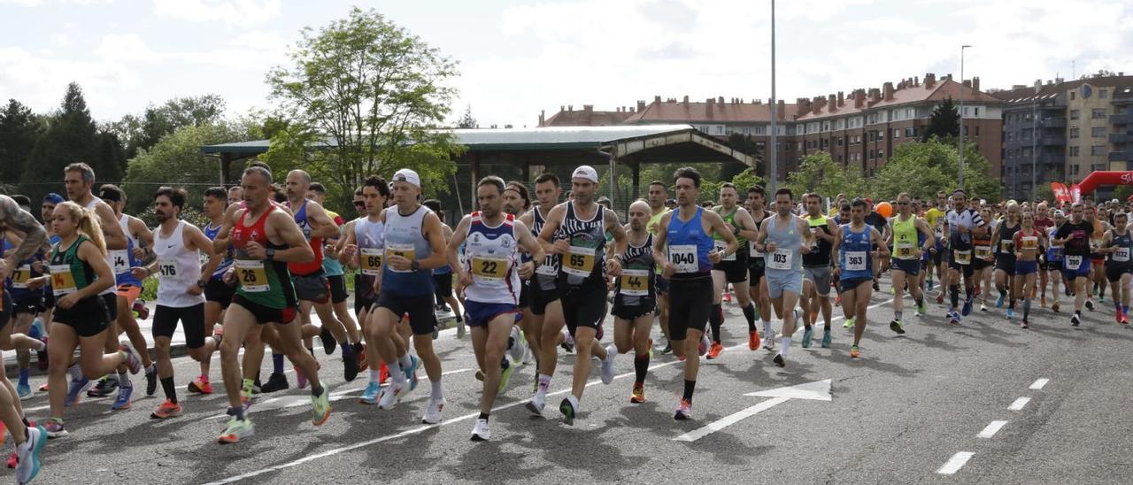 Así fue la emblemática Media Maratón de Gijón: Kariuki y Loyo ganan la prueba y Onís bate el récord de Asturias