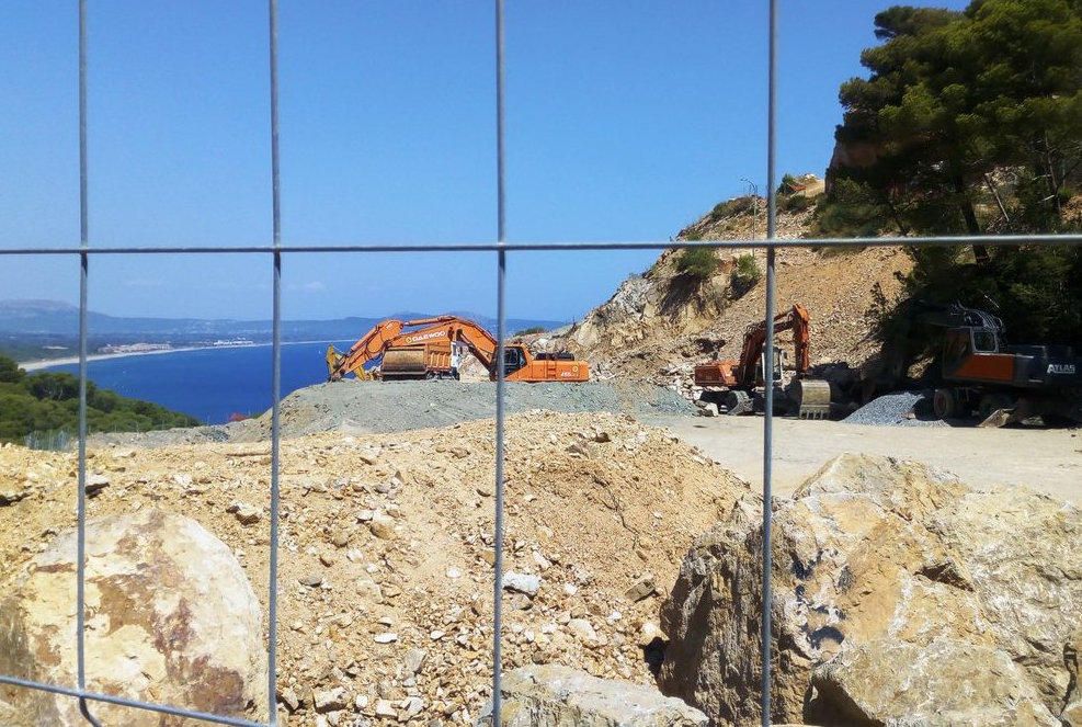 Construcció de 24 habitatges de luxe a la Pedrera de s'Antiga de Begur