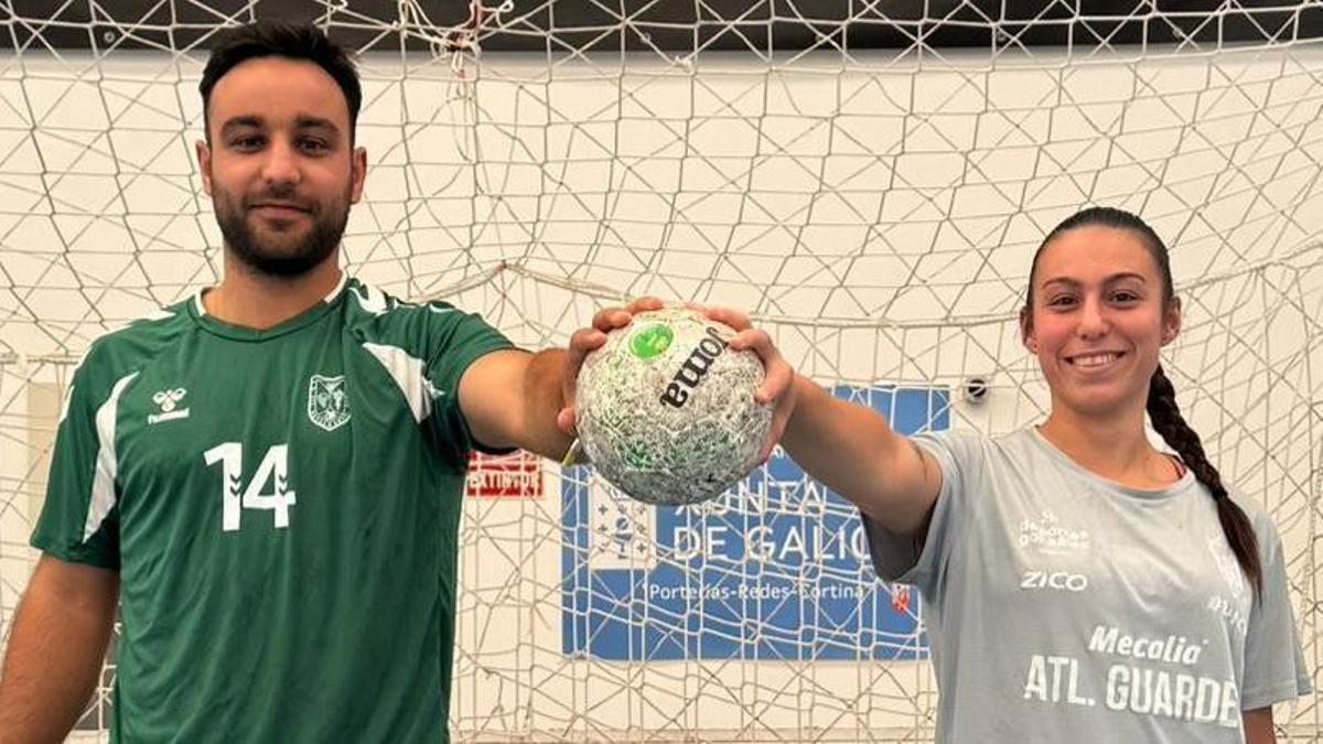 Los hermanos tudenses, unidos por su pasión común, posan en A Sangriña.