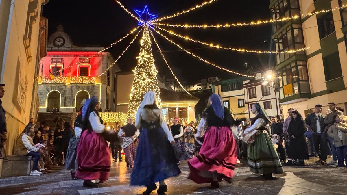 "No ha podido ser": Cudillero se queda fuera de la votación de Ferrero Rocher para ser el pueblo con la mejor iluminación navideña de toda España