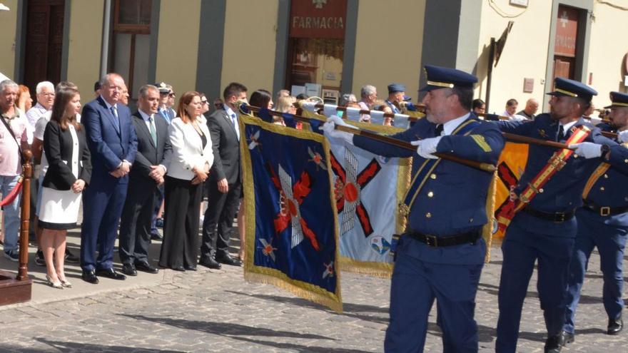 La Jura de Bandera acoge a 43 hombres y 26 mujeres en  la Plaza  de Guía