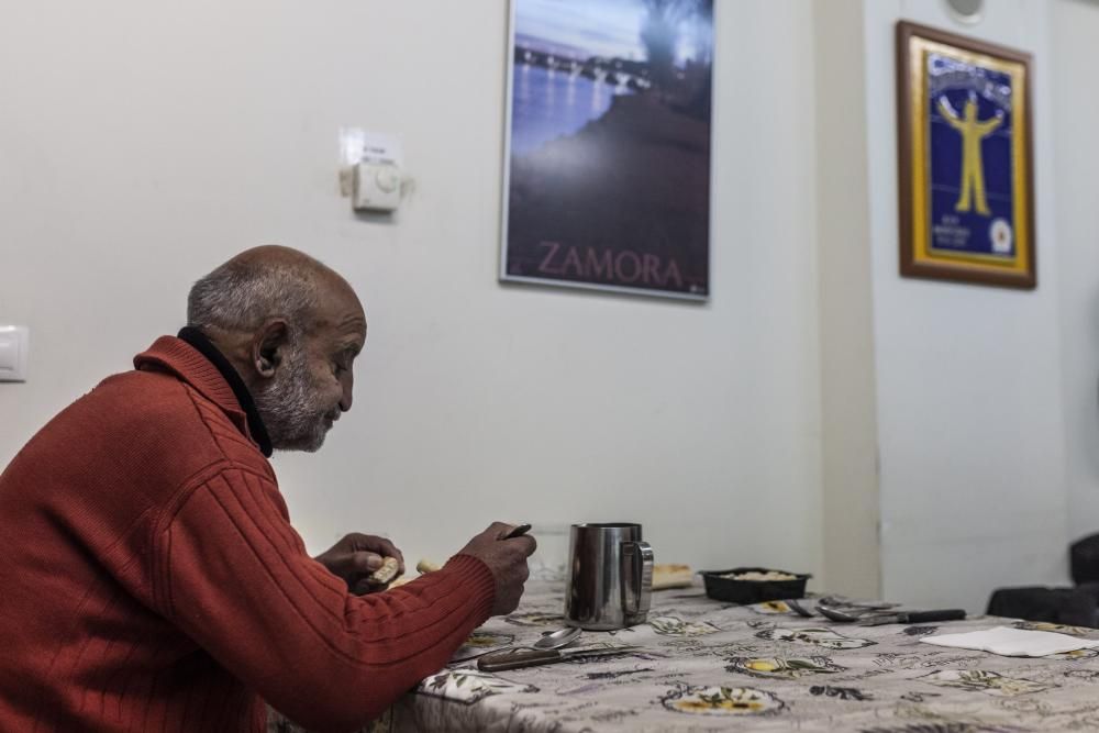 Así es la vida en el reconvertido albergue de peregrinos de Zamora por la pandemia